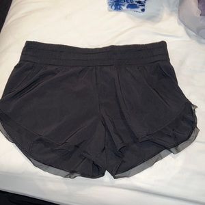 womens black lululemon shorts size 10